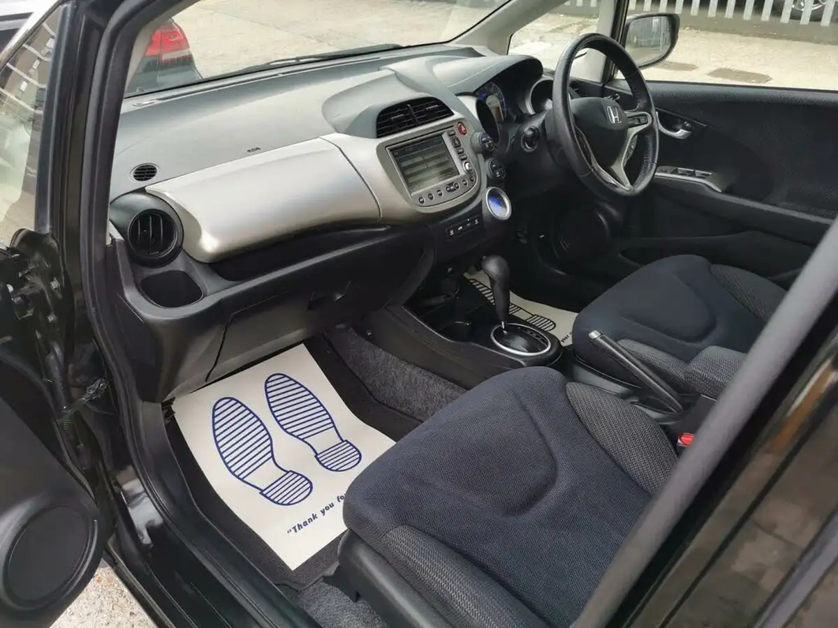 2012-honda-jazz-big-17