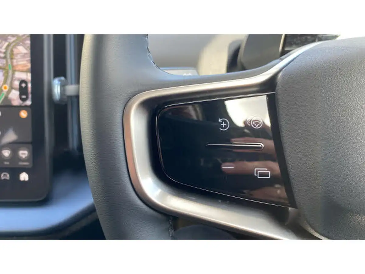 2024-volvo-ex30-e-single-motor-plus-extended-range-big-17