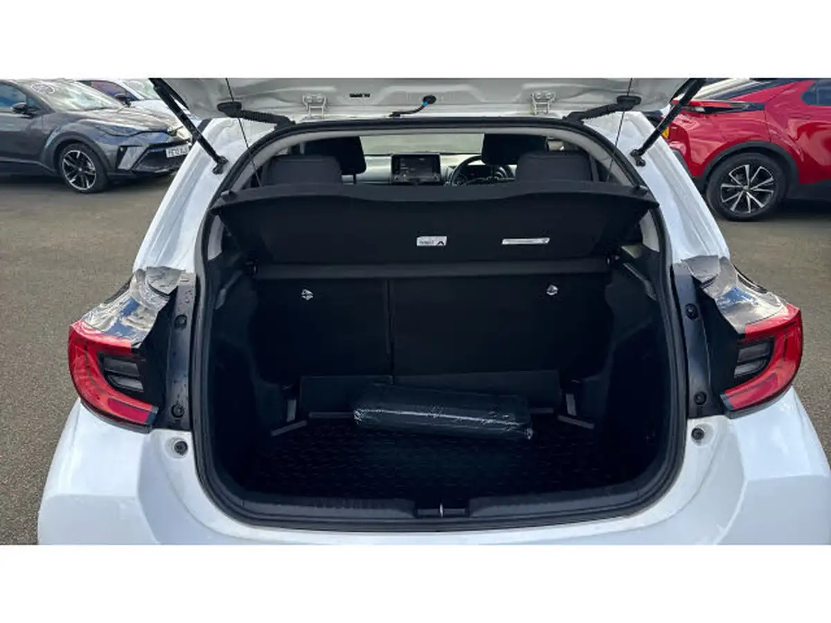 2022-toyota-yaris-15-vvt-i-design-big-13