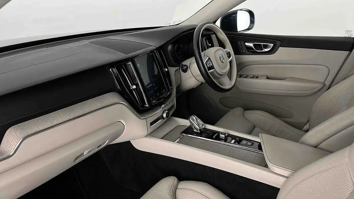2020-volvo-xc60-20td-b4-inscription-expression-big-17