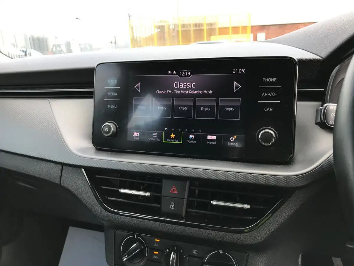 2022-skoda-scala-15-tsi-se-big-9