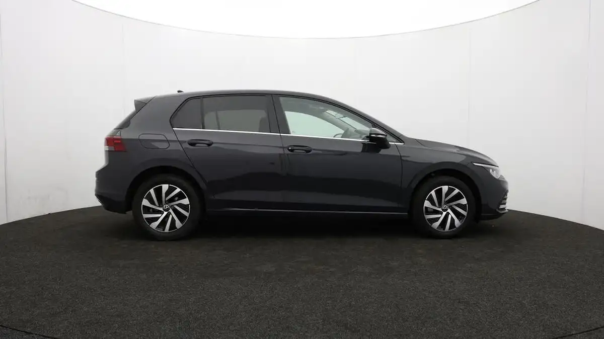 2023-volkswagen-golf-14-tsi-ehybrid-style-big-33