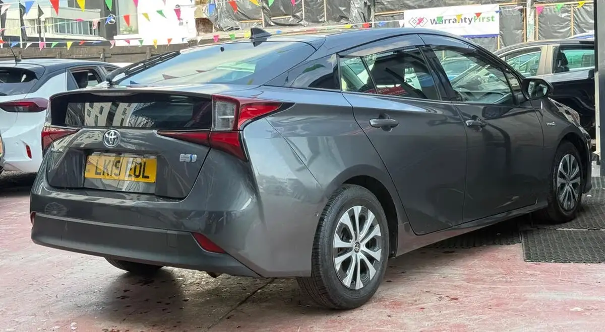 2019-toyota-prius-big-6