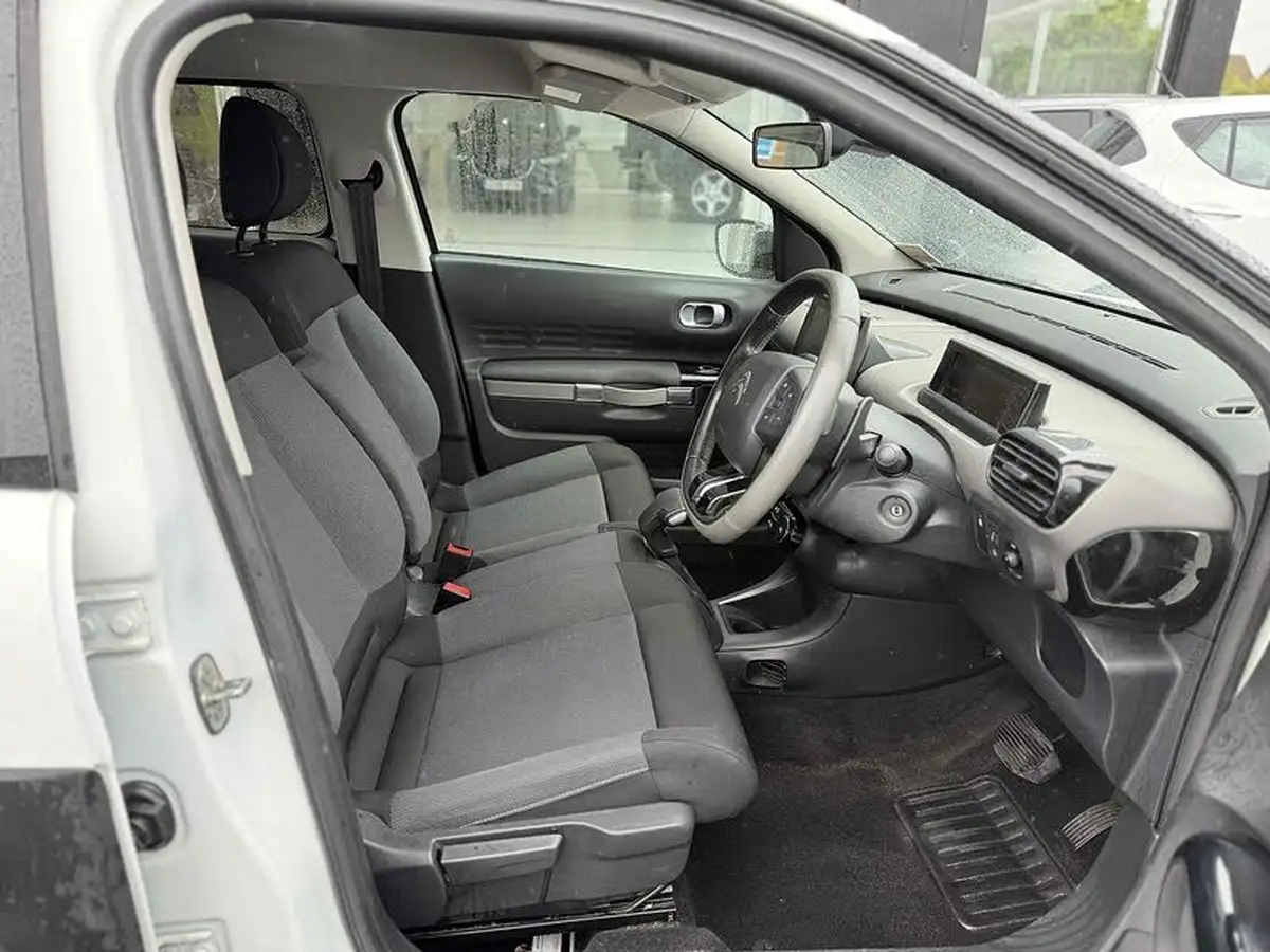 2017-citroen-c4-cactus-12-puretech-flair-82ps-ss-etg-big-12