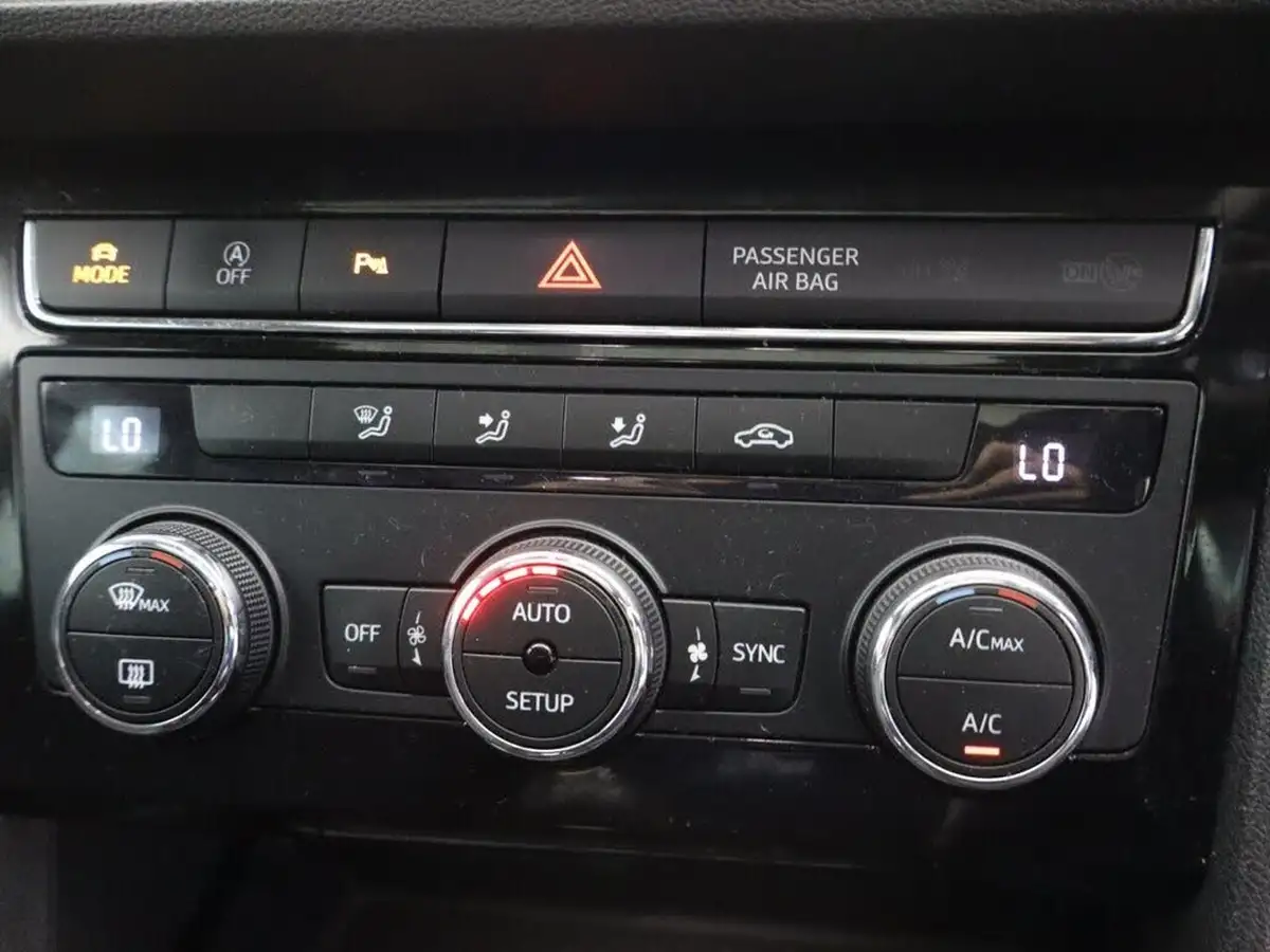 2017-seat-leon-18-tsi-fr-technology-hatchback-5d-big-17