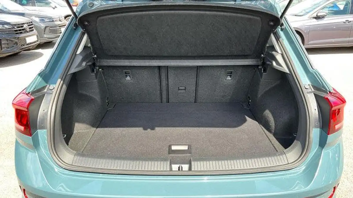 2024-volkswagen-t-roc-10-tsi-style-115ps-hatchback-5d-big-9