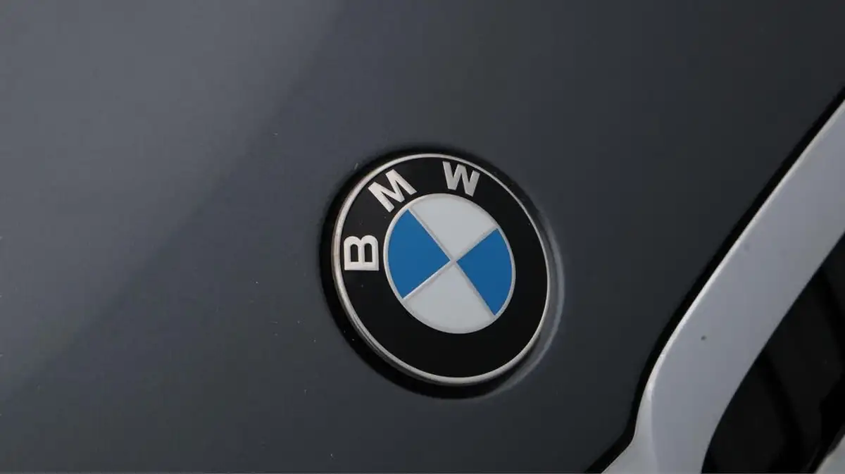 2021-bmw-3-series-20-330e-m-sport-touring-5d-big-23