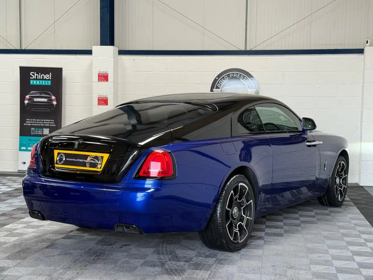 2023-rolls-royce-wraith-66-black-badge-big-25