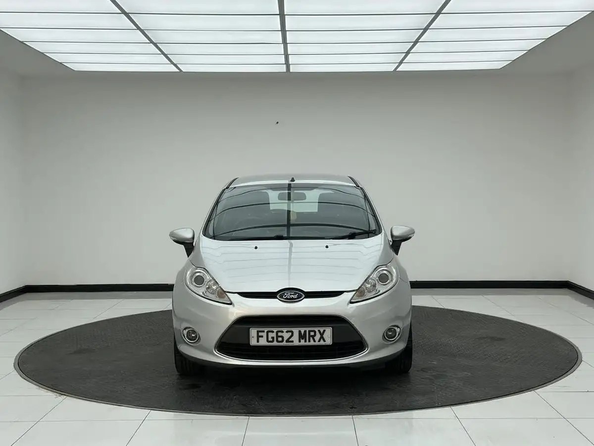 2012-ford-fiesta-125-zetec-5d-big-1