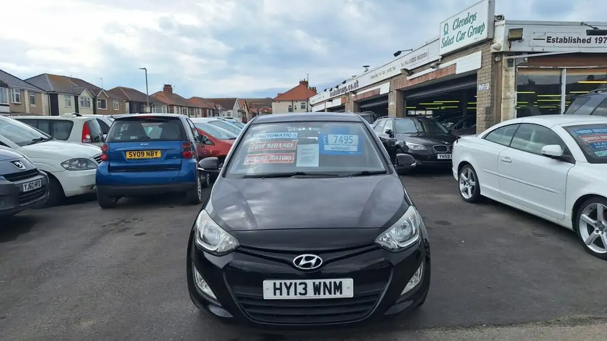 2013-hyundai-i20-14-active-100ps-auto-big-0