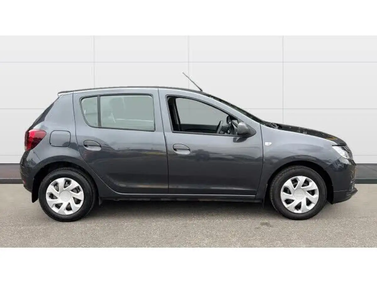 2019-dacia-sandero-10-sce-essential-big-4