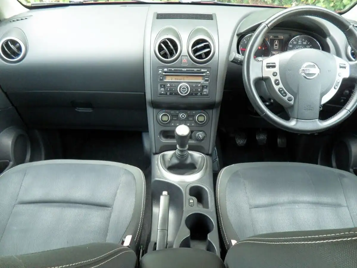 2010-nissan-qashqai-15td-acenta-big-76