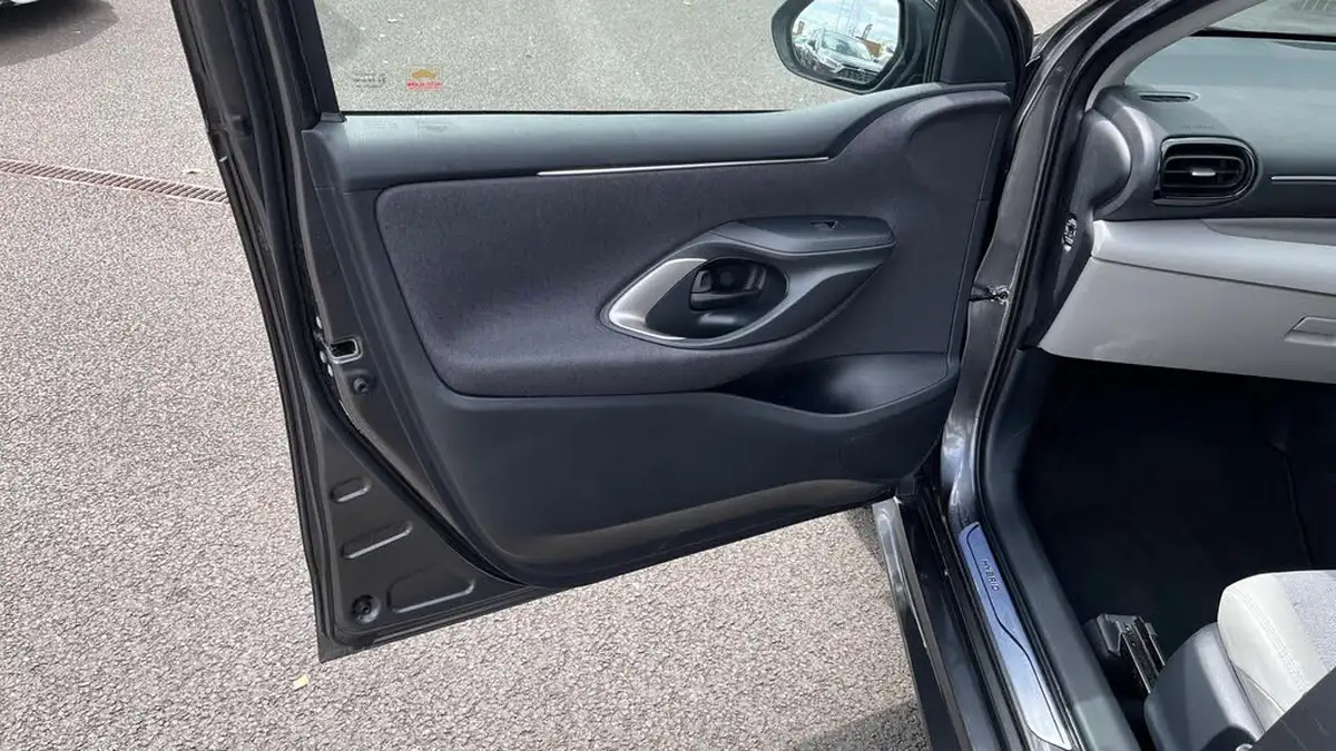 2022-toyota-yaris-cross-15-vvt-i-excel-city-packpan-roof-big-35