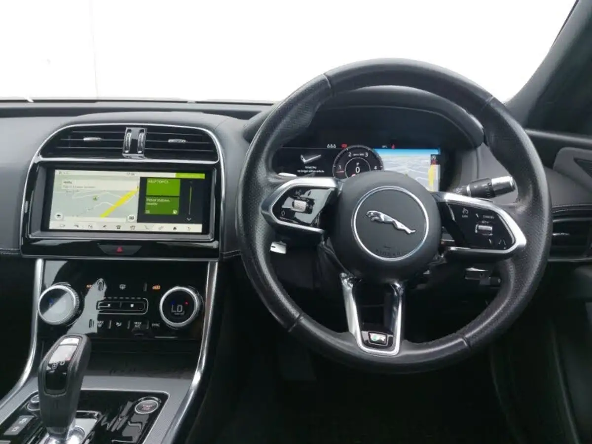 2020-jaguar-xe-20d-r-dynamic-se-big-6