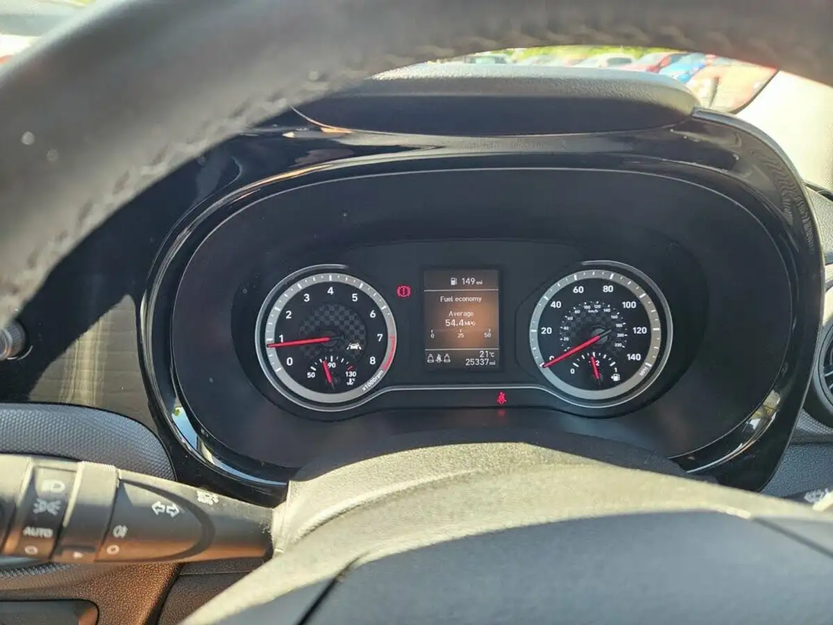 2020-hyundai-i10-10-se-connect-big-6