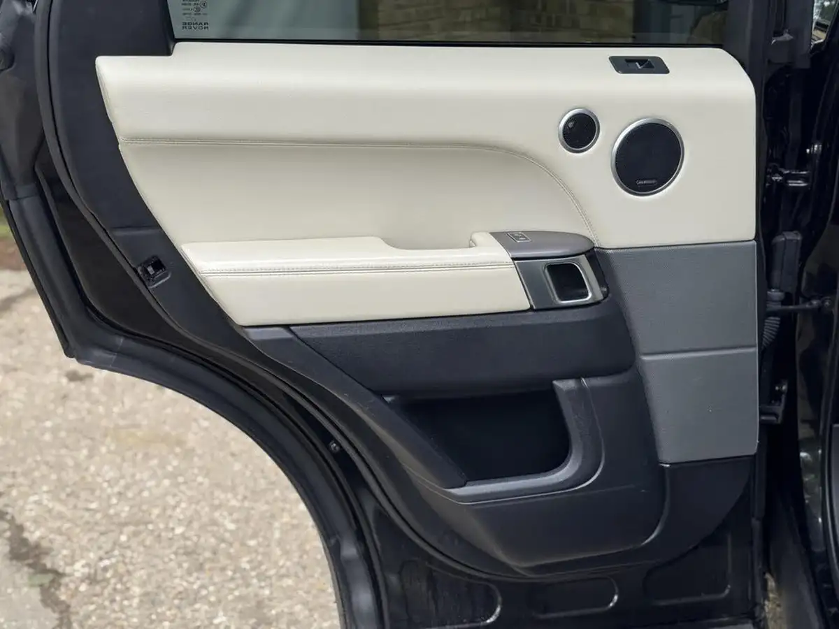 2018-land-rover-range-rover-sport-30-sd-v6-hse-sd-v6-big-45