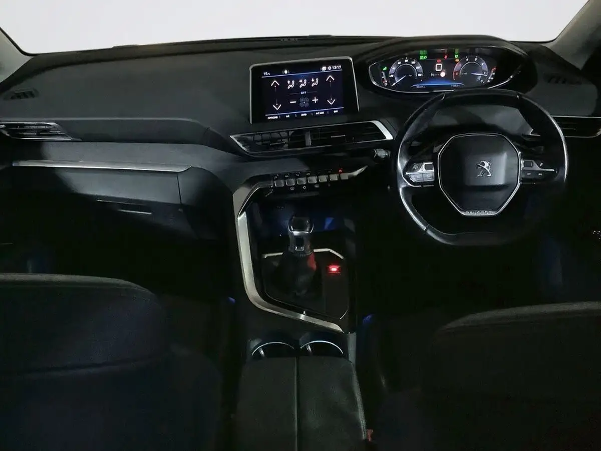 2018-peugeot-5008-suv-16-bluehdi-allure-big-2