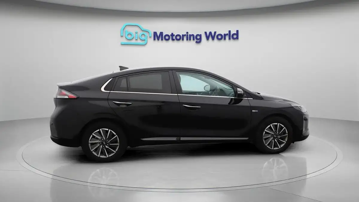 2021-hyundai-ioniq-e-premium-se-electric-100kw-big-8