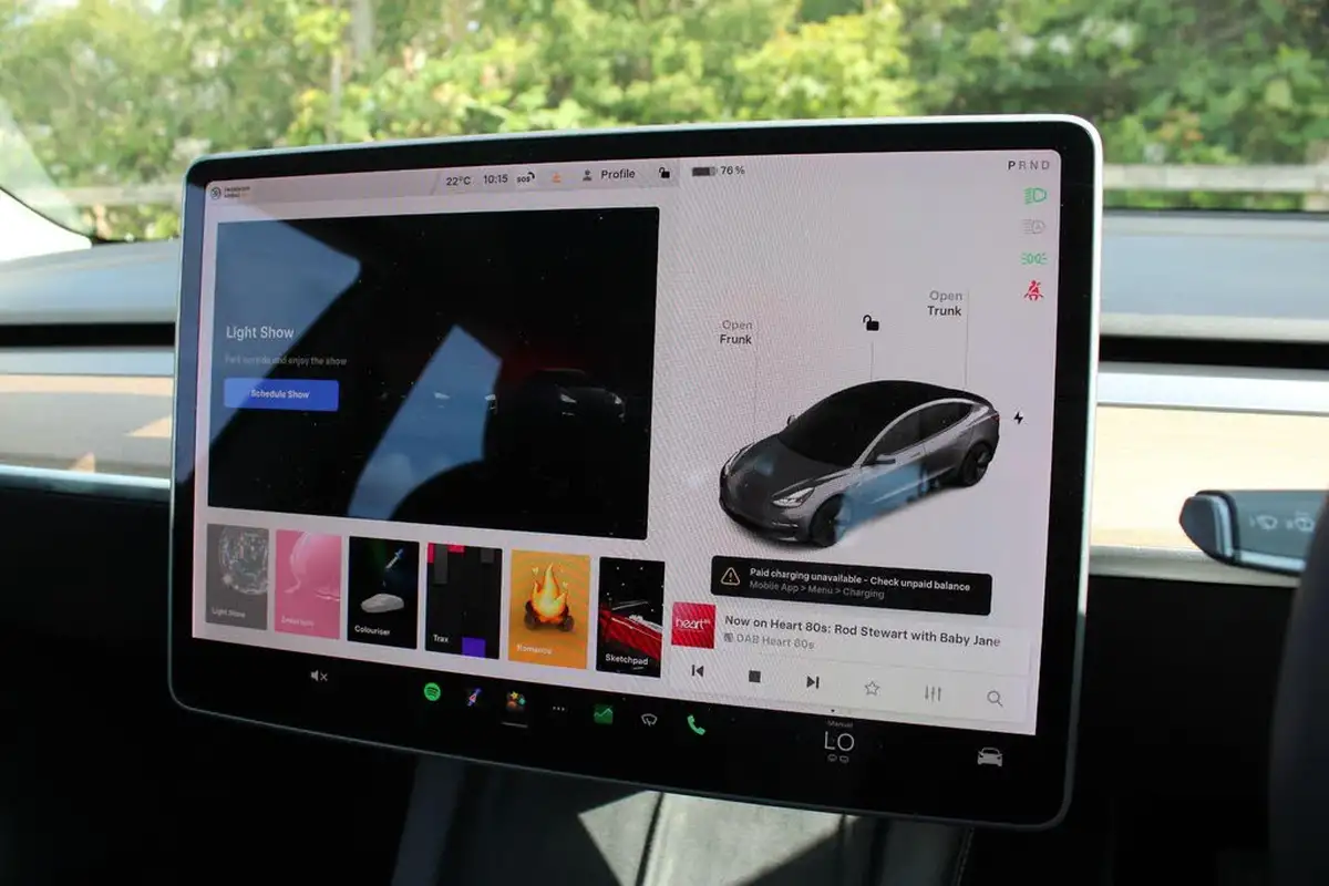 2020-tesla-model-3-e-long-range-big-26