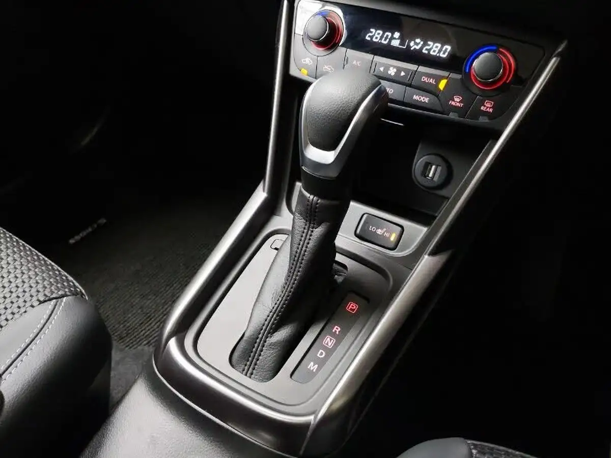 2023-suzuki-s-cross-15-ultra-allgrip-big-11