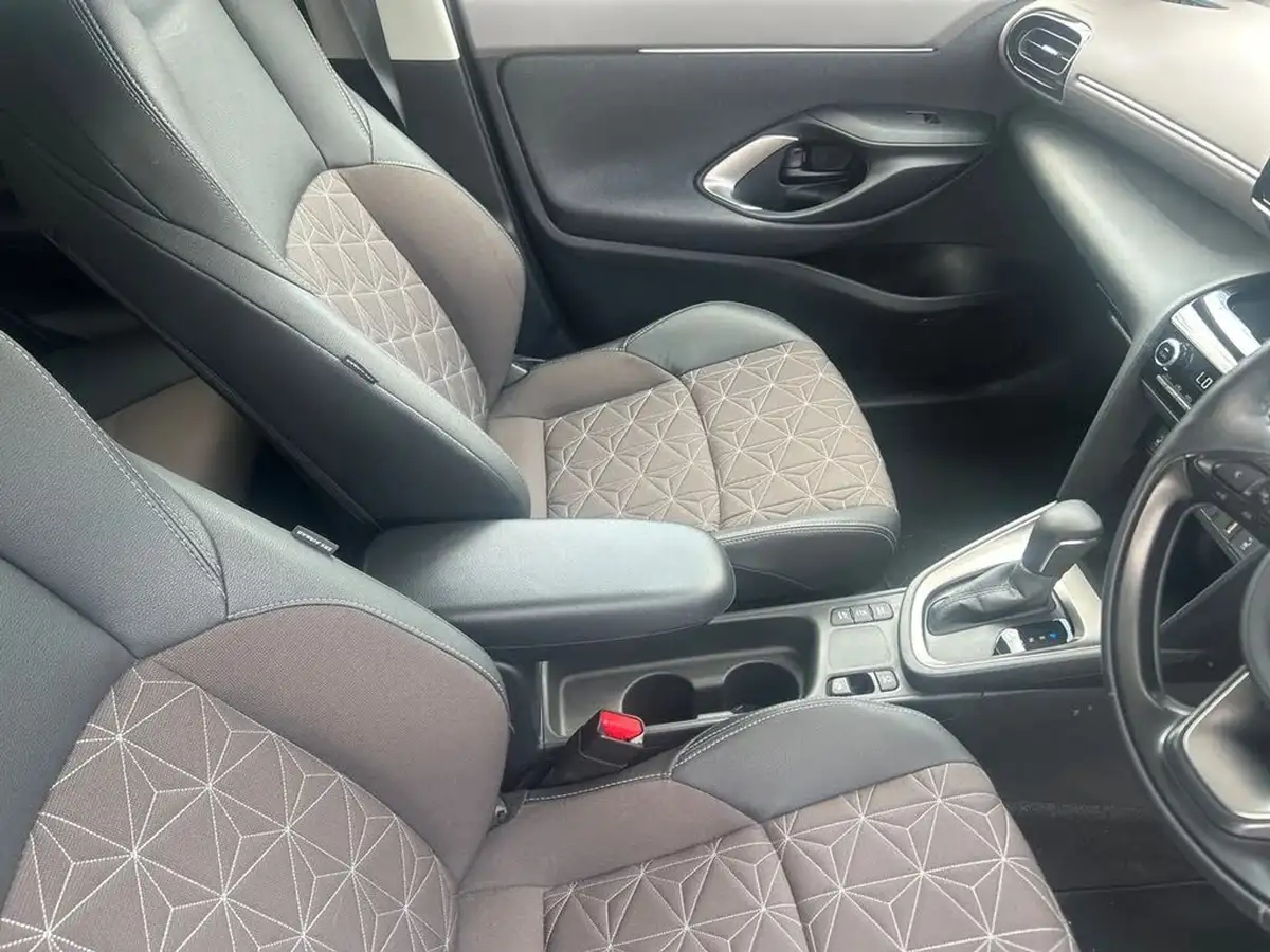 2023-toyota-yaris-cross-15-vvt-i-excel-awd-i-big-40