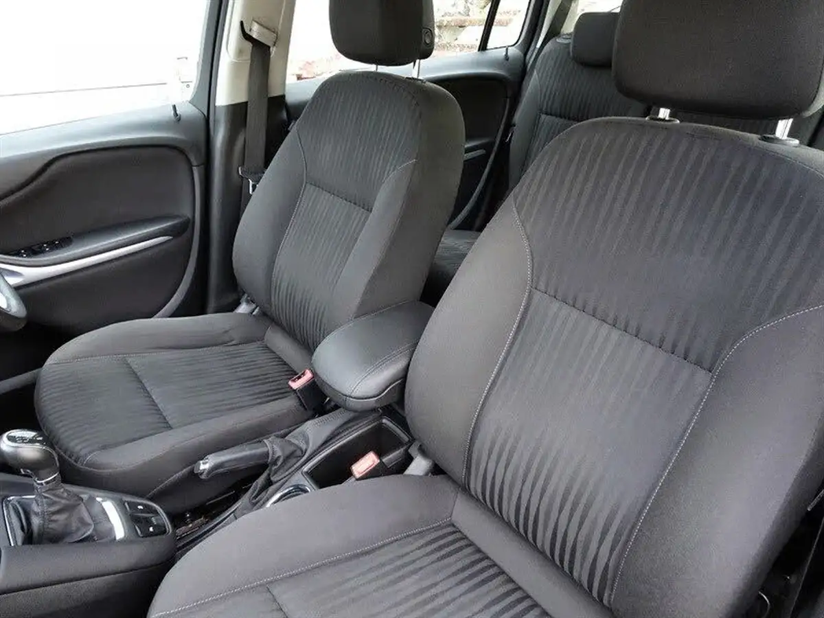 2014-vauxhall-zafira-tourer-14-exclusiv-big-11