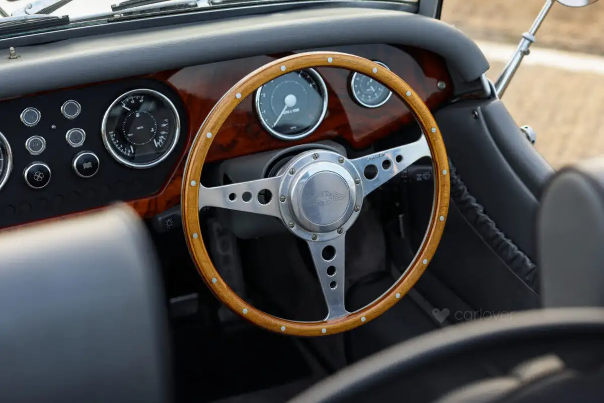 2008-morgan-plus-4-20-2-seat-big-36