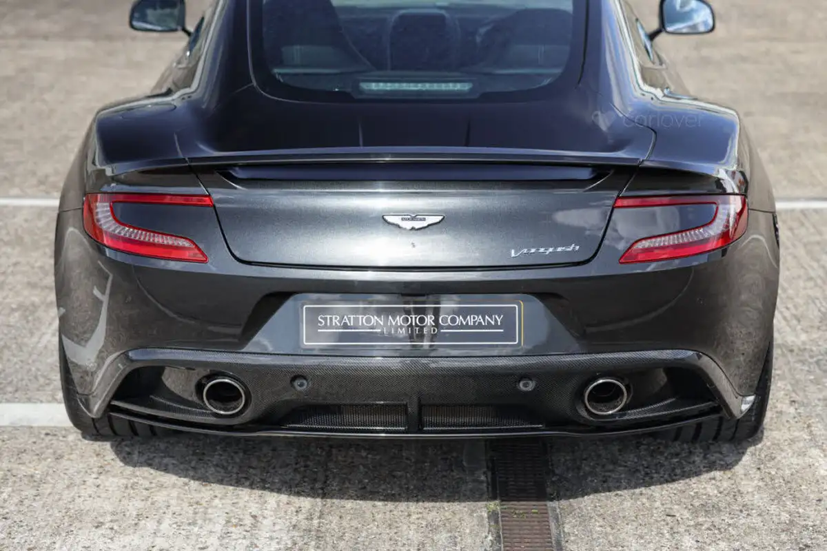2013-aston-martin-vanquish-59-big-9