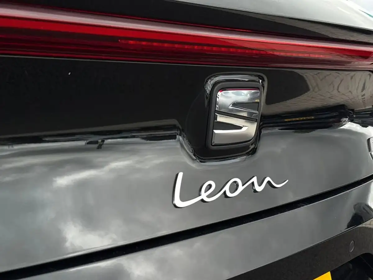 2024-seat-leon-big-24