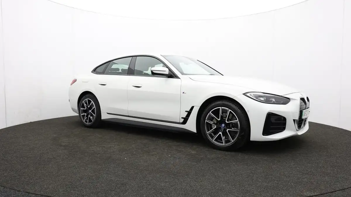 2022-bmw-i4-e-edrive40-m-sport-big-41