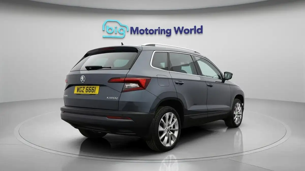 2019-skoda-karoq-15-tsi-se-l-dsg-big-7