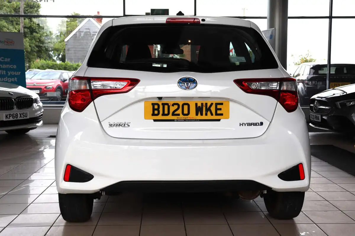 2020-toyota-yaris-15-vvt-i-icon-98bhp-hybrid-1497cc-e-cvt-big-6