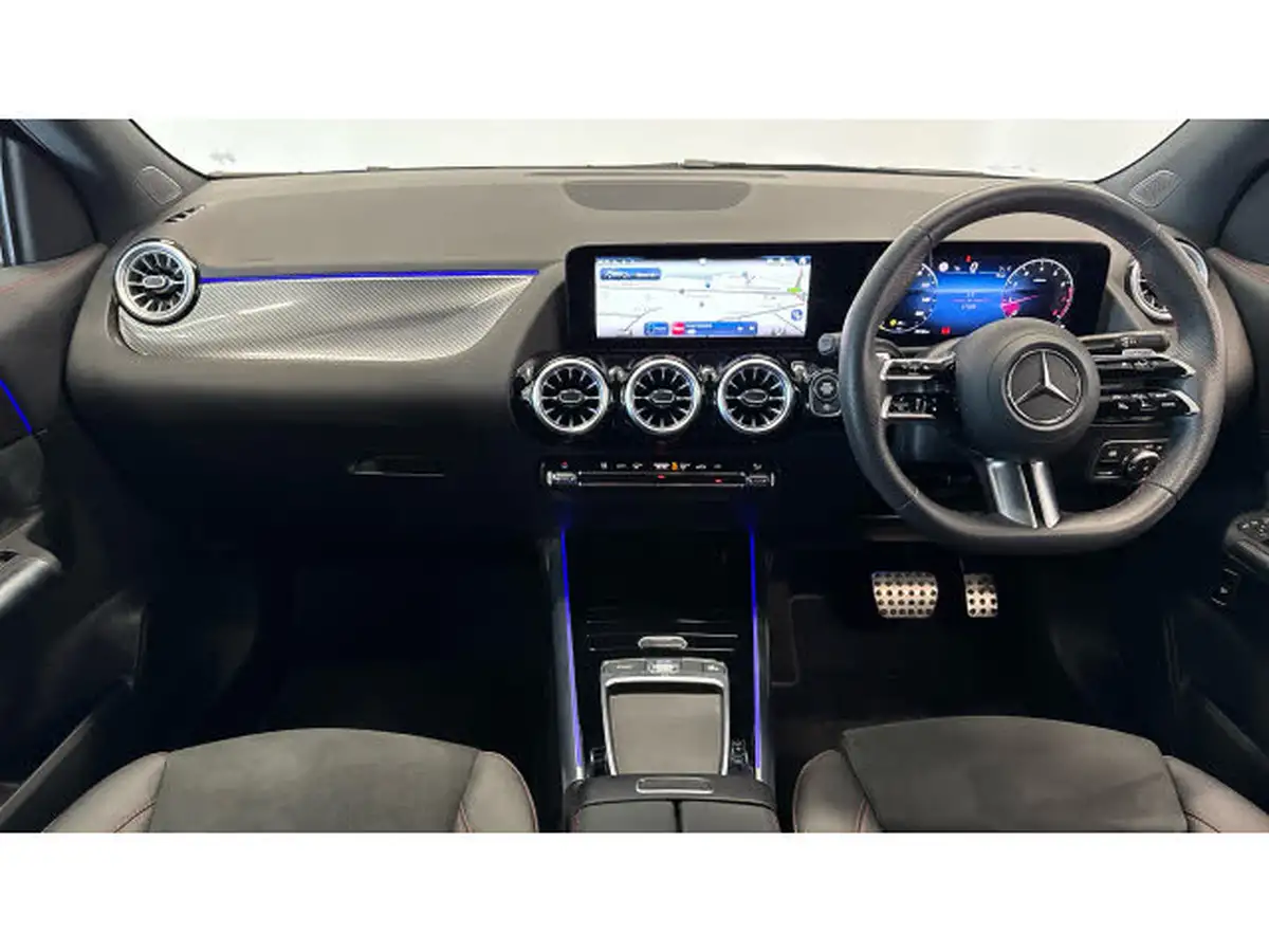 2024-mercedes-benz-gla-class-13-gla-200-amg-line-executive-big-9