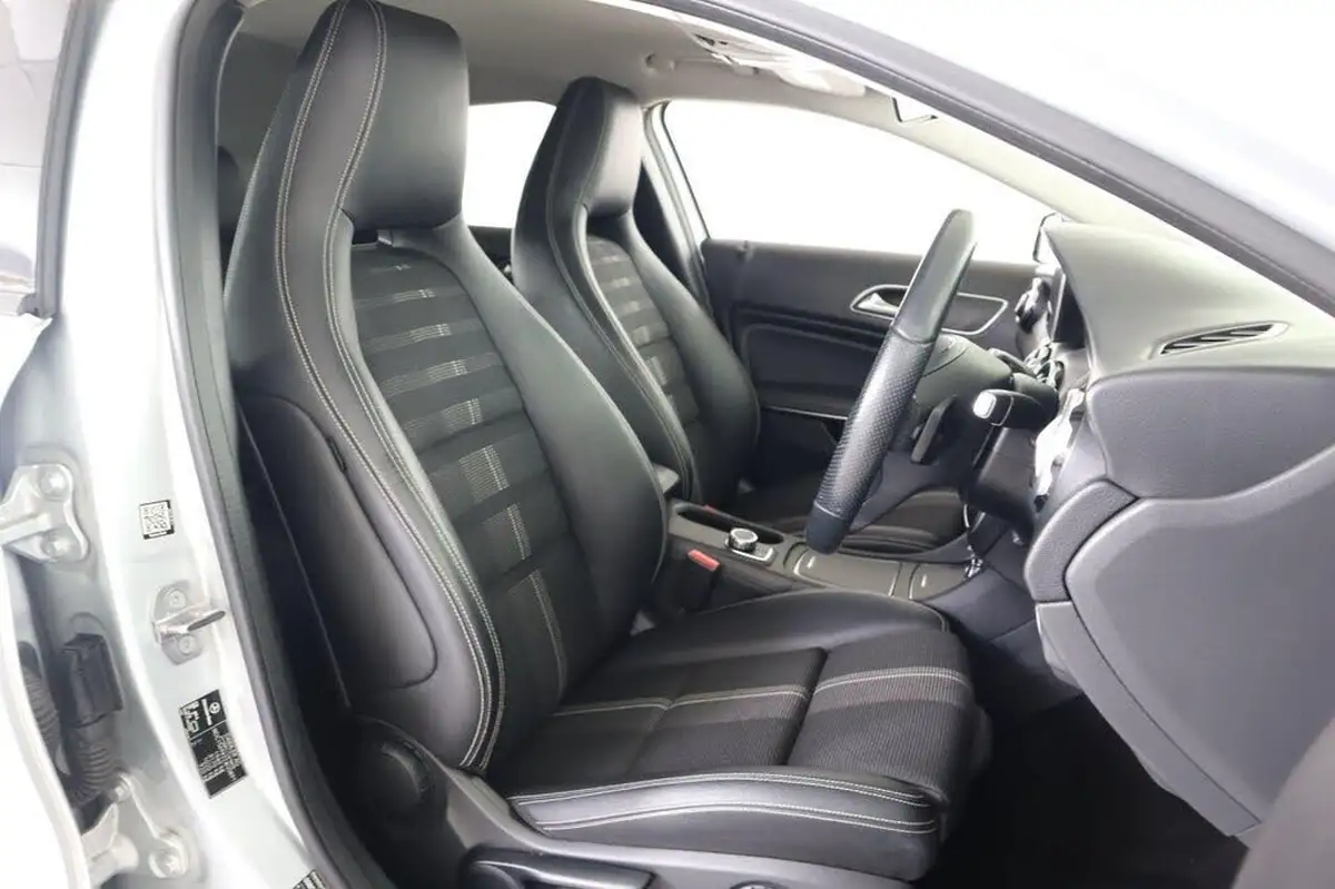 2019-mercedes-benz-gla-class-16-gla-180-urban-edition-ss-7g-dct-big-13