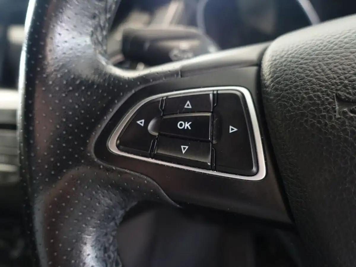 2017-ford-focus-15t-st-line-hatchback-big-21