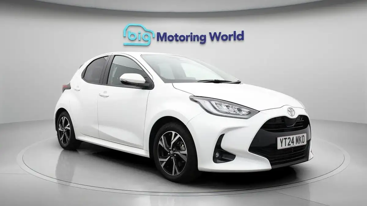 2024-toyota-yaris-15-vvt-i-design-big-1