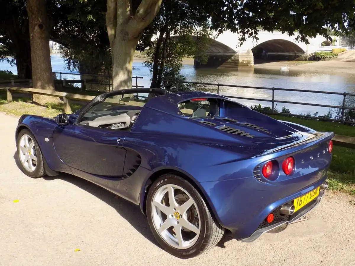 2001-lotus-elise-18-big-59