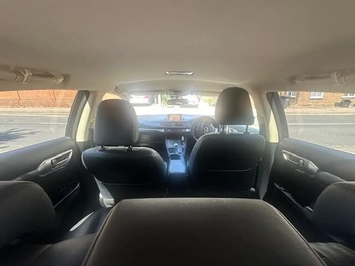 2014-lexus-ct-200h-18-luxury-big-17