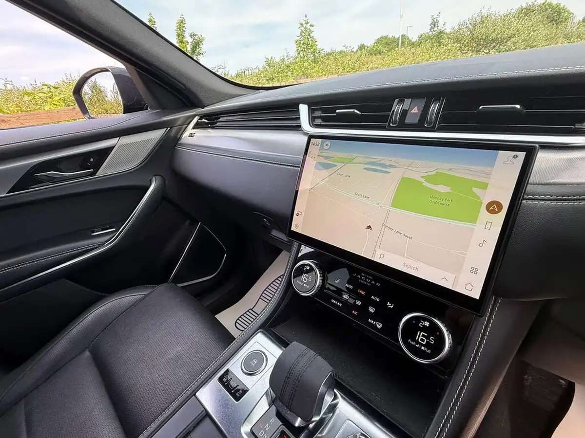 2022-jaguar-f-pace-20-p400e-r-dynamic-s-big-25