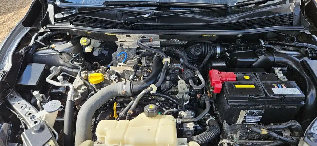 2016-nissan-pulsar-big-13