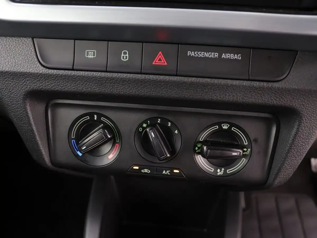 2021-skoda-fabia-10-mpi-colour-edition-60ps-big-13