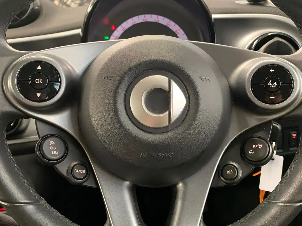 2020-smart-forfour-eq-passion-advanced-big-15