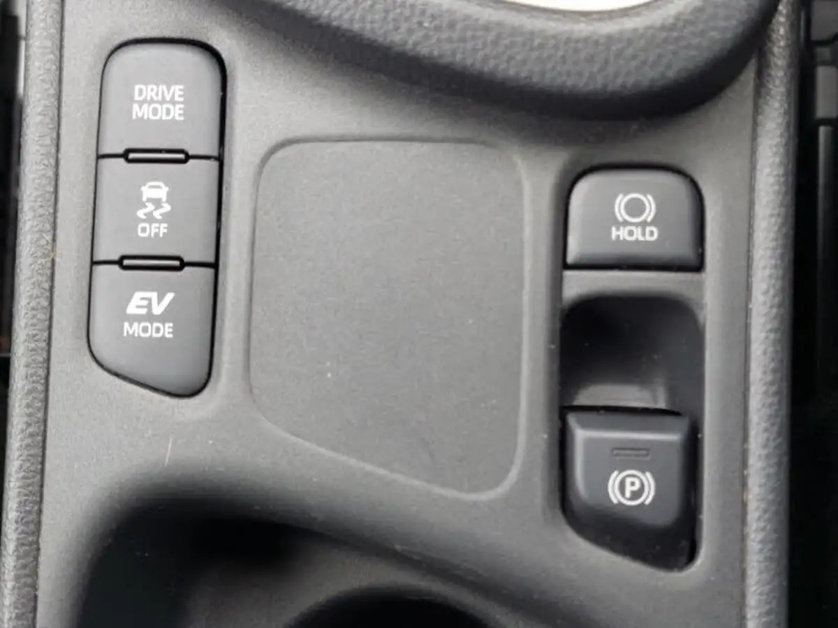 2021-toyota-yaris-15-vvt-i-design-panoramic-roof-big-15
