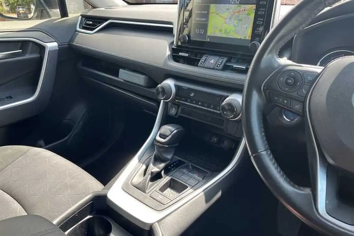 2019-toyota-rav4-25-vvt-i-design-215bhp-big-13