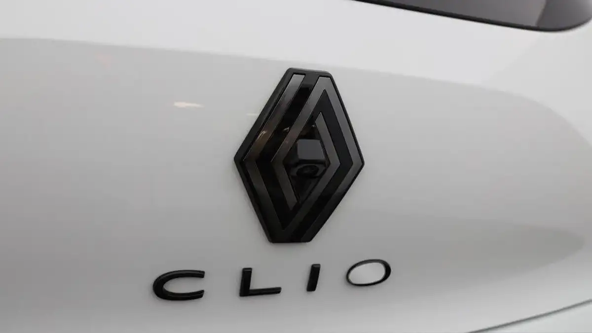 2024-renault-clio-16-esprit-alpine-big-20