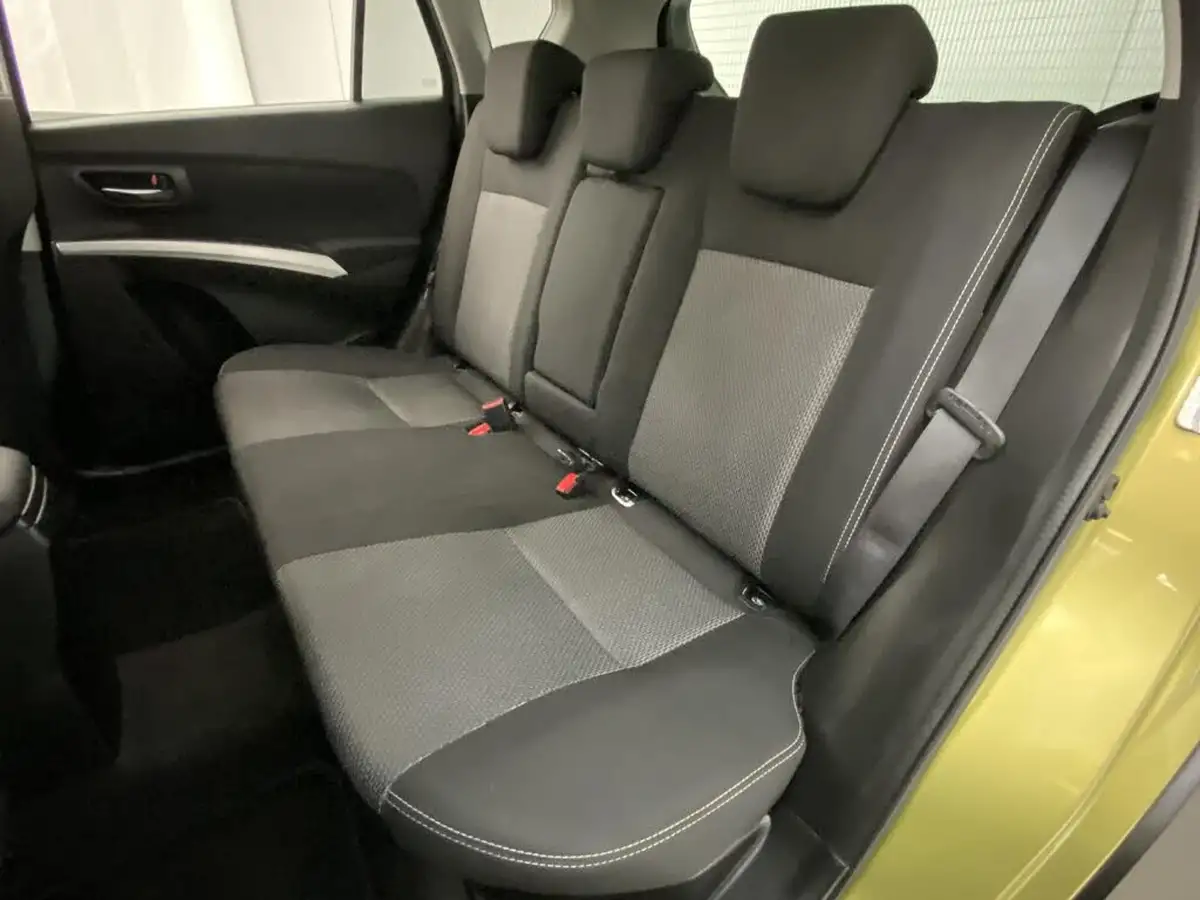 2014-suzuki-s-cross-16-sz-t-big-39