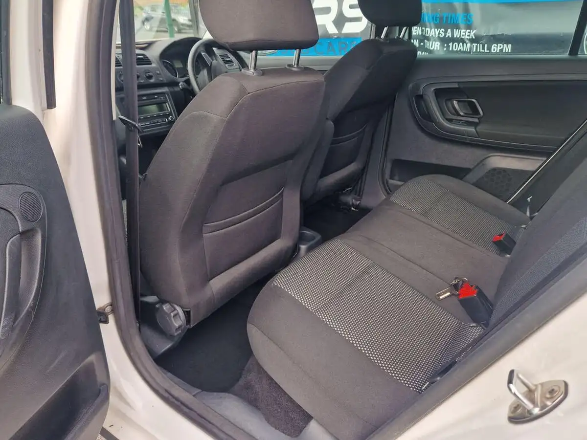 2013-skoda-fabia-16td-scout-big-18