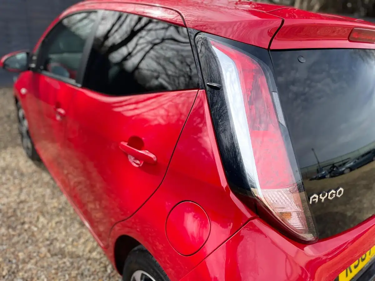 2018-toyota-aygo-10-vvt-i-x-clusiv3-71bhp-big-16
