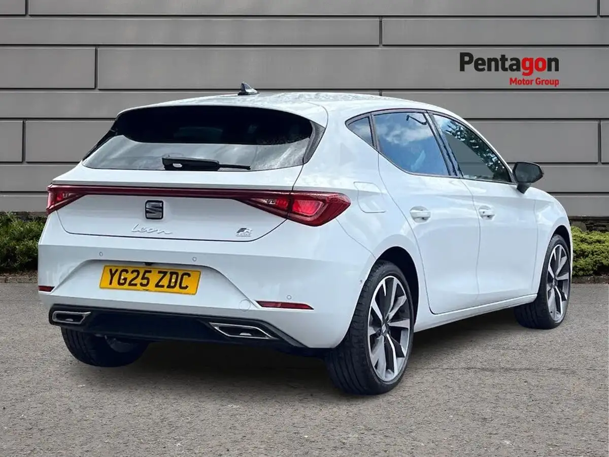2025-seat-leon-15-e-hybrid-fr-sport-hatchback-big-4