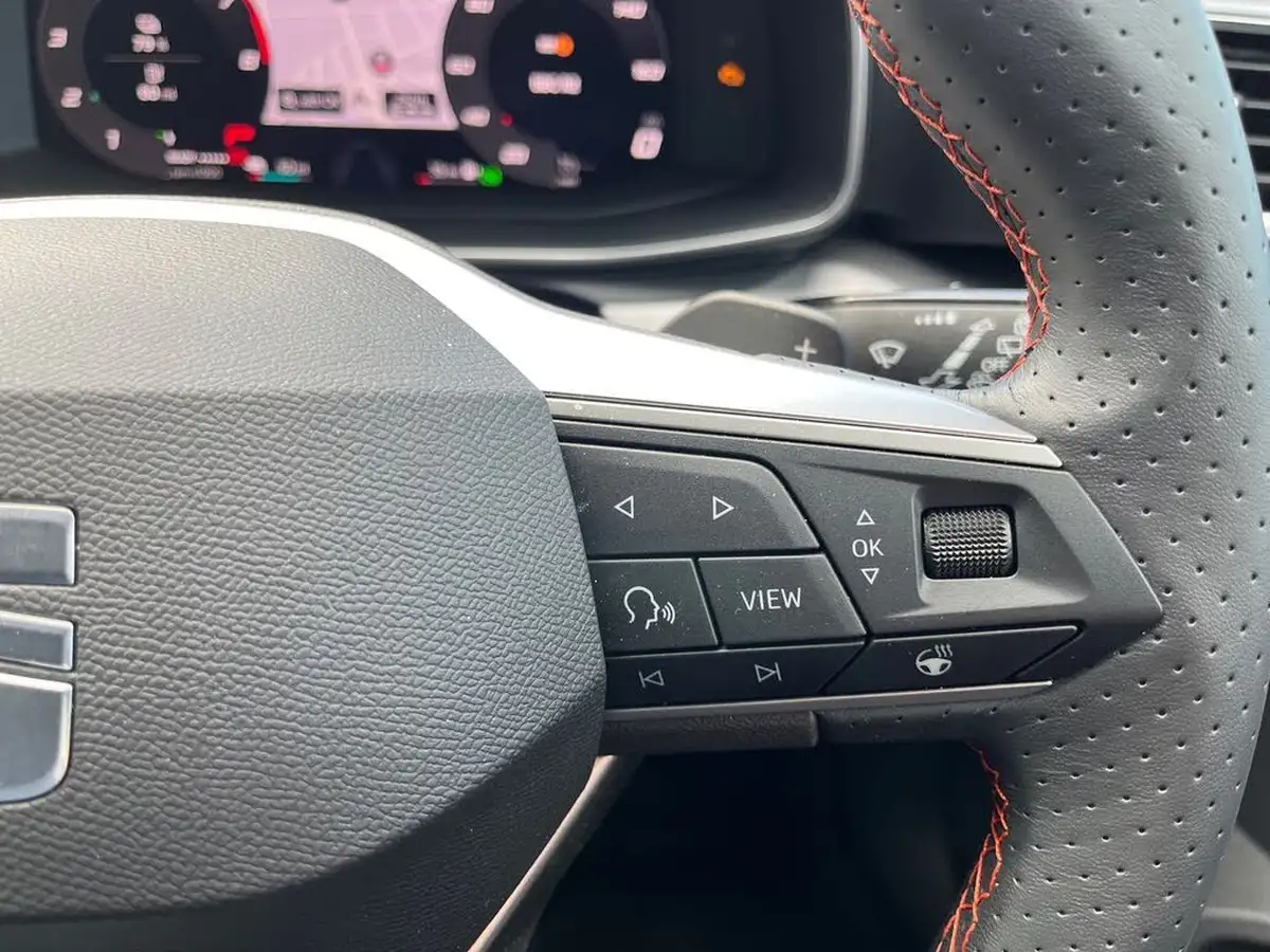 2025-seat-leon-15-e-hybrid-fr-sport-hatchback-big-28